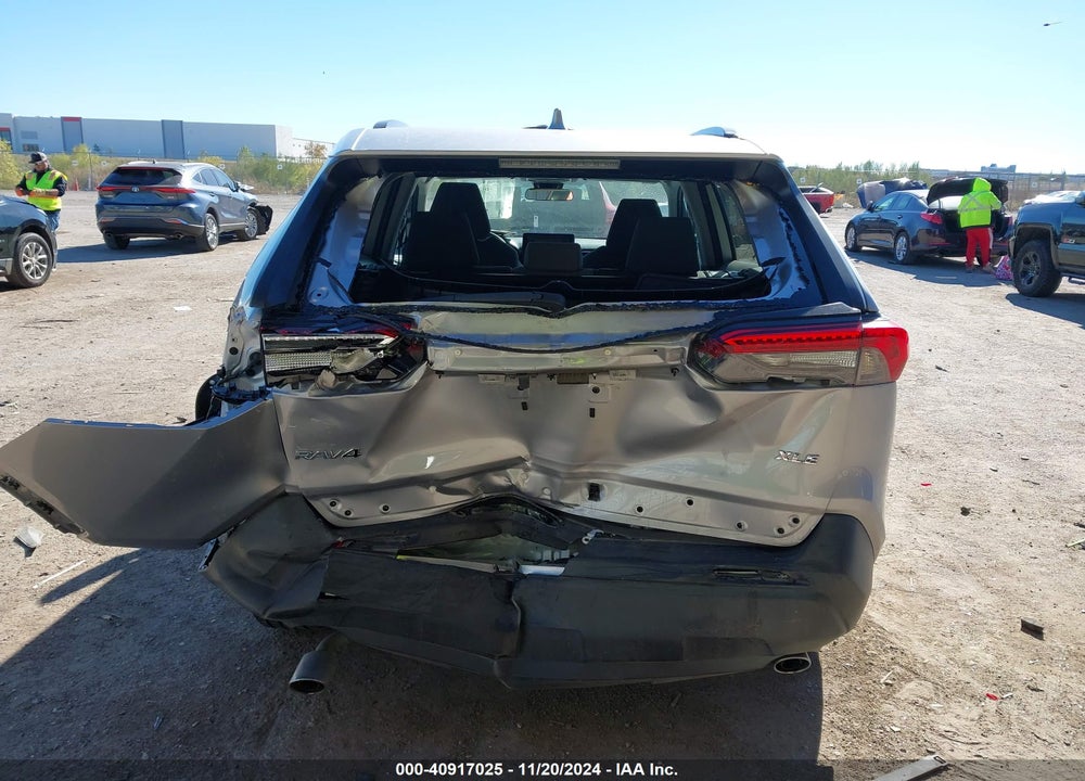 2021 TOYOTA RAV4 XLE VIN: 2T3W1RFVXMC155947