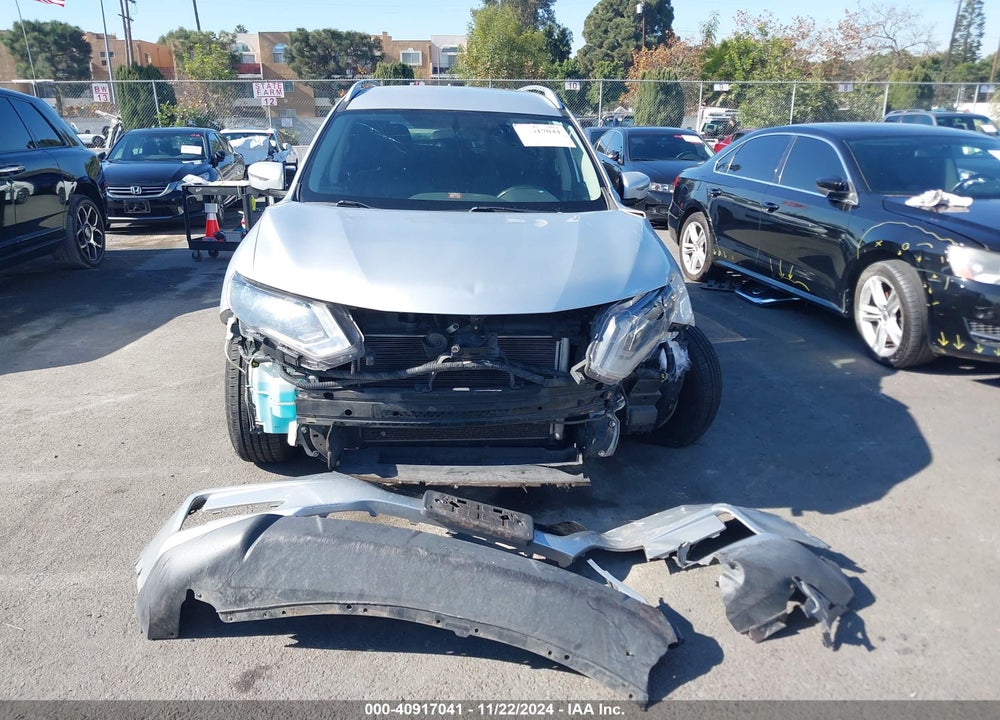 2017 NISSAN ROGUE SV VIN: KNMAT2MTXHP616657