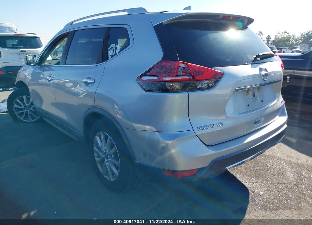2017 NISSAN ROGUE SV VIN: KNMAT2MTXHP616657