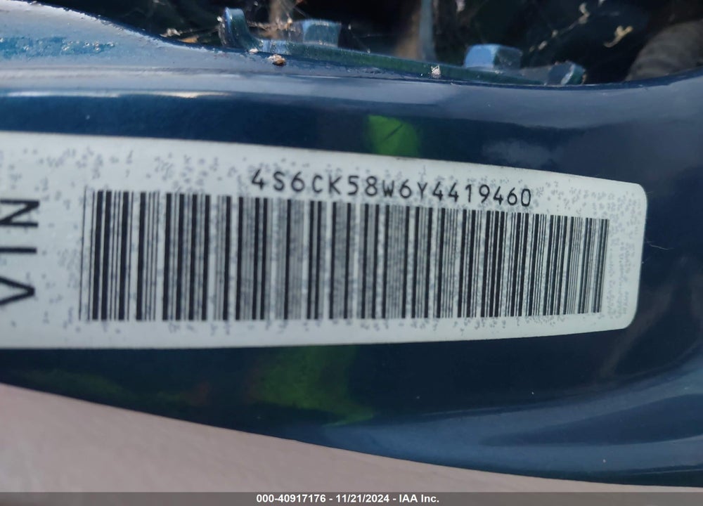 2000 HONDA PASSPORT EX/LX VIN: 4S6CK58W6Y4419460