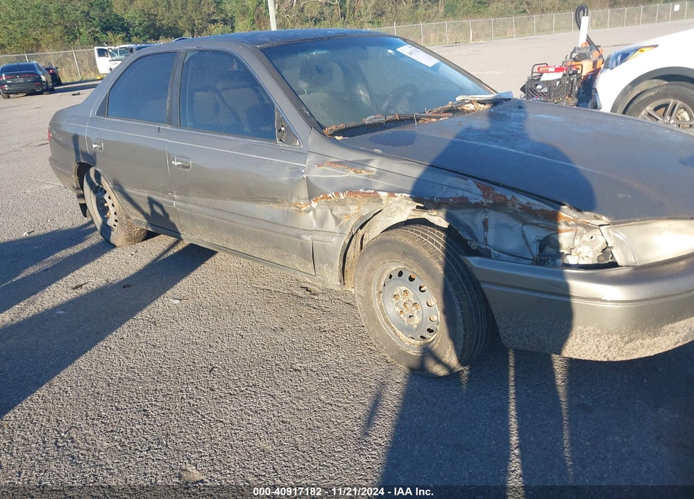 1998 TOYOTA CAMRY LE VIN: JT2BG22K4W0197450
