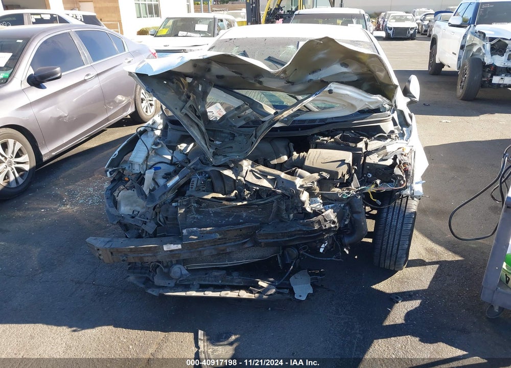 2013 HYUNDAI ELANTRA GLS VIN: 5NPDH4AE8DH152502