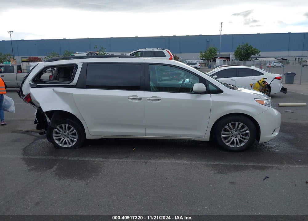 2017 TOYOTA SIENNA XLE LIMITED VIN: 5TDYZ3DC2HS793423