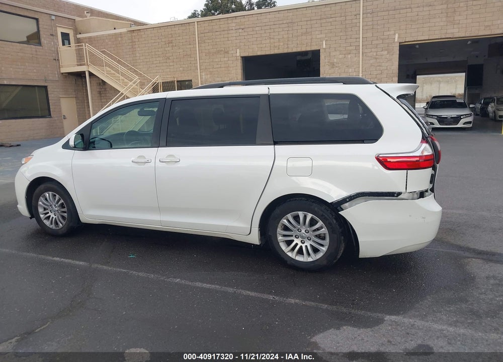 2017 TOYOTA SIENNA XLE LIMITED VIN: 5TDYZ3DC2HS793423