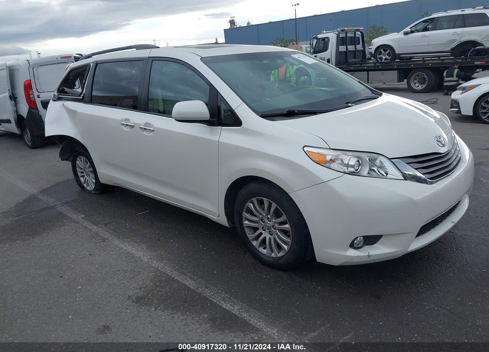 2017 TOYOTA SIENNA XLE LIMITED VIN: 5TDYZ3DC2HS793423