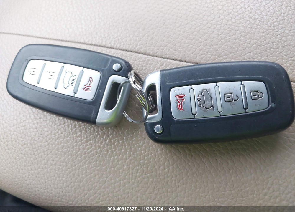 2011 KIA SORENTO EX V6 VIN: 5XYKUDA28BG036908