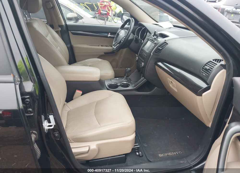 2011 KIA SORENTO EX V6 VIN: 5XYKUDA28BG036908