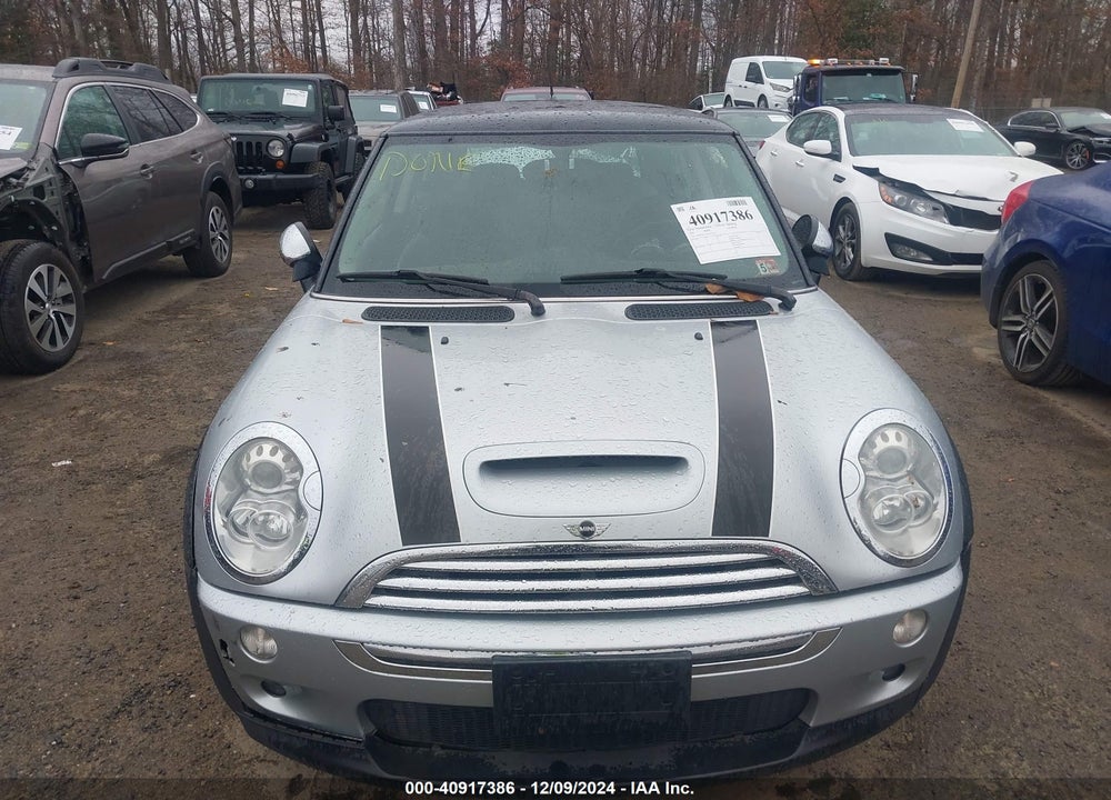 2005 MINI COOPER S VIN: WMWRE33545TG97180