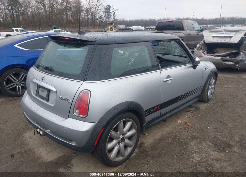 2005 MINI COOPER S VIN: WMWRE33545TG97180