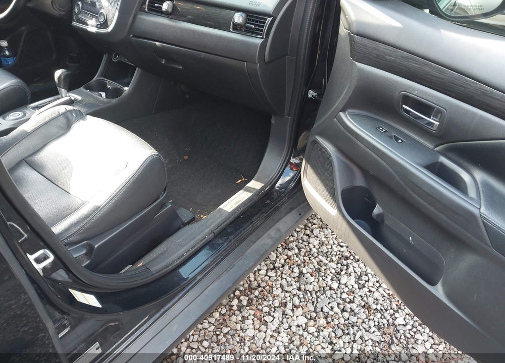 2016 MITSUBISHI OUTLANDER SEL VIN: JA4AZ3A39GZ036340