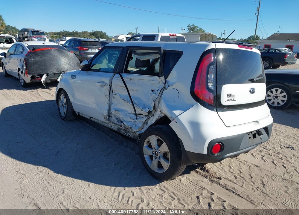 2018 KIA SOUL VIN: KNDJN2A26J7905563