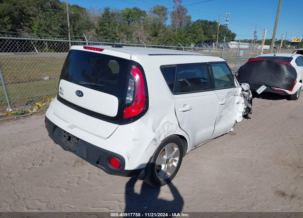 2018 KIA SOUL VIN: KNDJN2A26J7905563