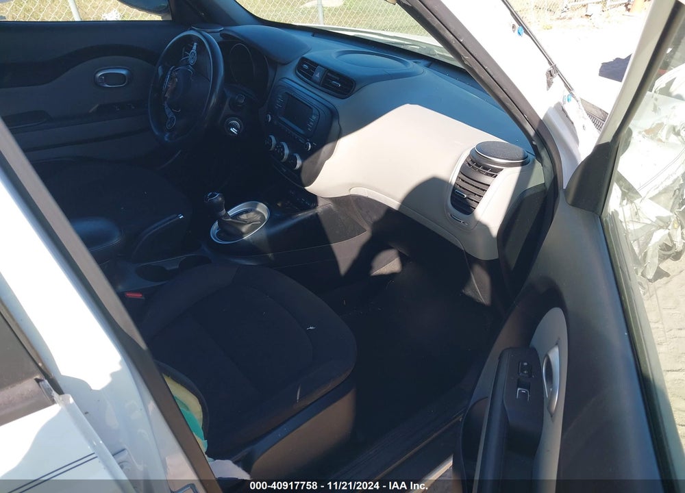 2018 KIA SOUL VIN: KNDJN2A26J7905563