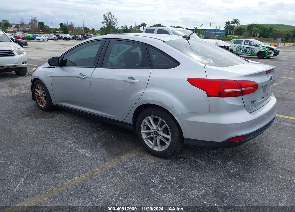2018 FORD FOCUS SE VIN: 1FADP3F21JL229185