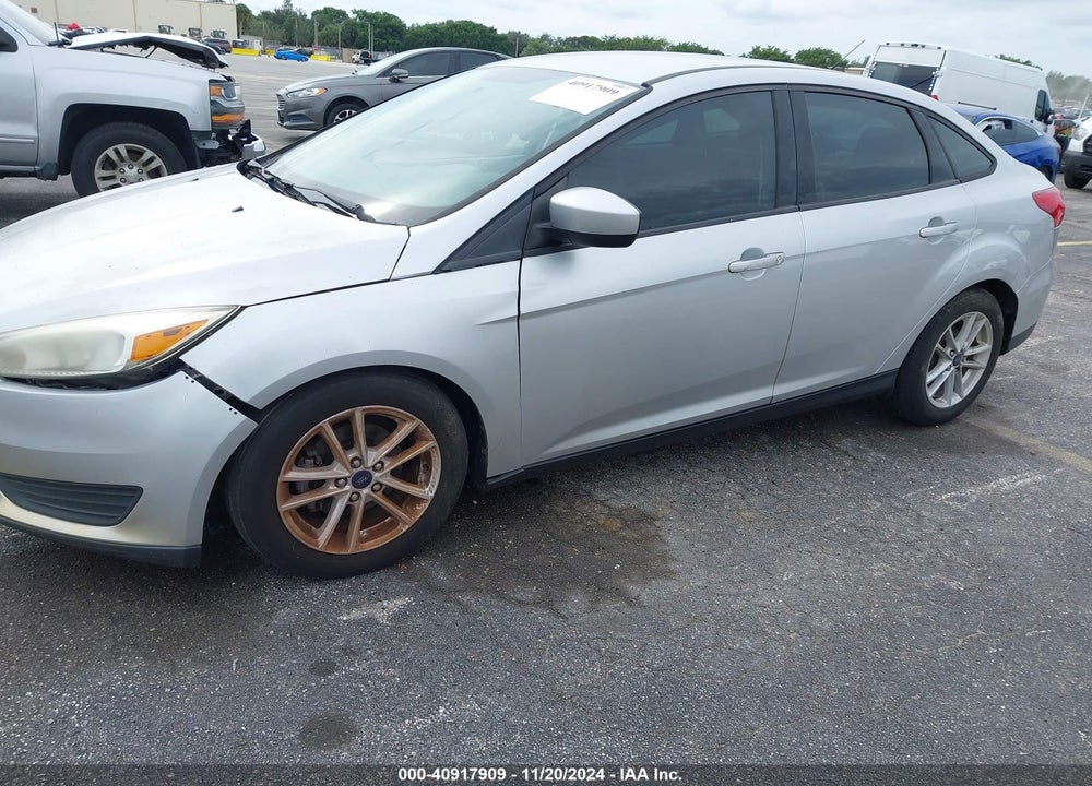 2018 FORD FOCUS SE VIN: 1FADP3F21JL229185