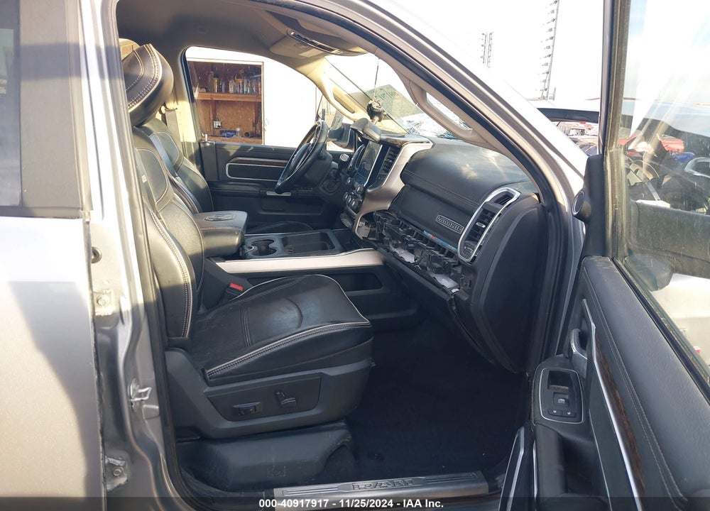 2019 RAM 3500 LAIE  4X4 8' BOX VIN: 3C63RRJL3KG524832