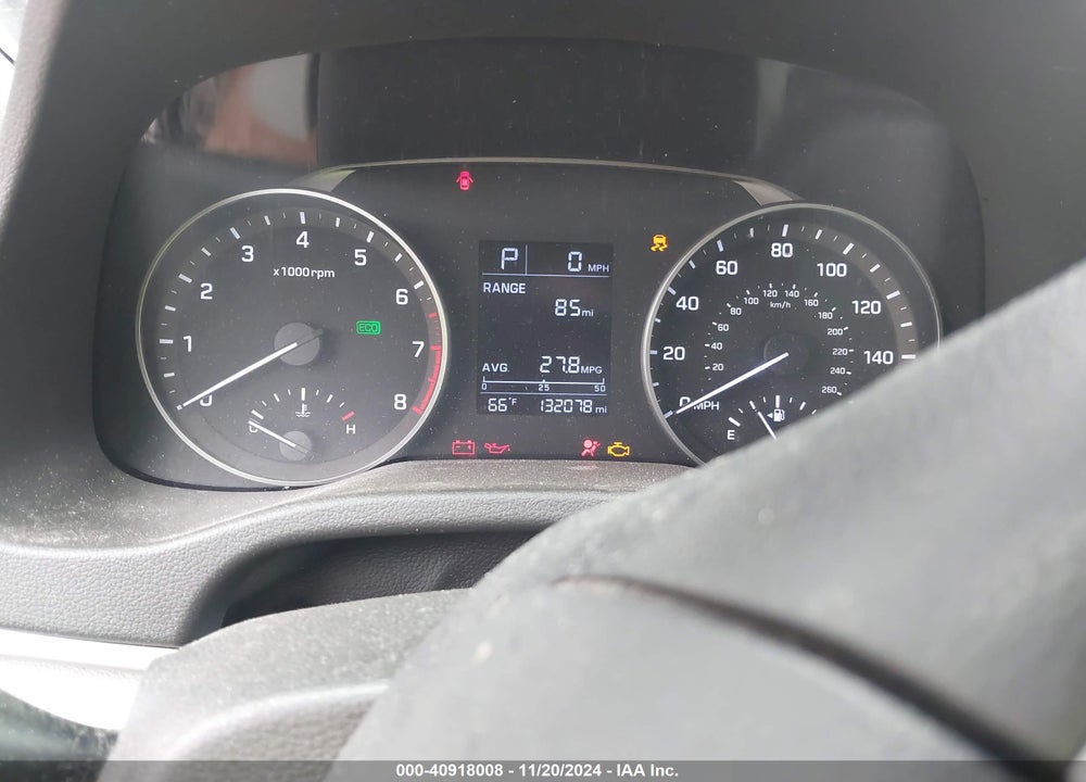 2018 HYUNDAI ELANTRA VIN: 5NPD74LF9JH255576