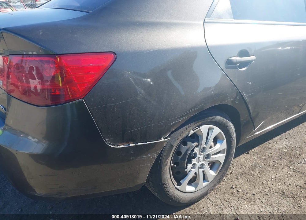 2011 KIA FORTE EX VIN: KNAFU4A22B5425308