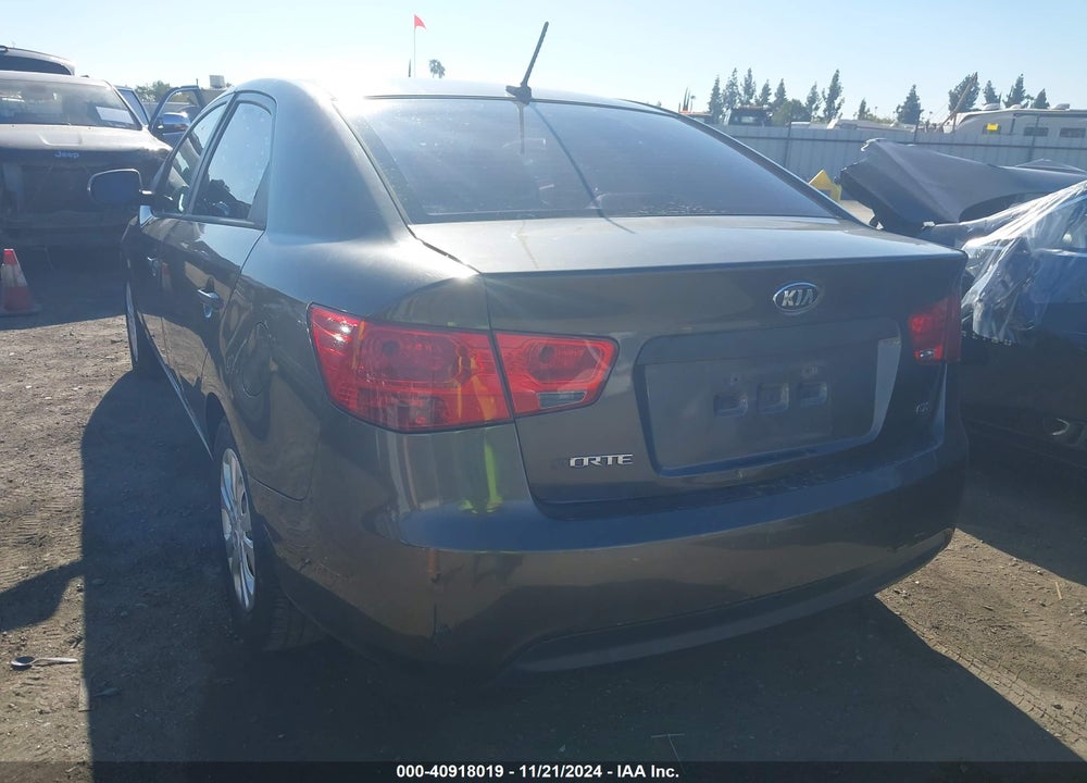 2011 KIA FORTE EX VIN: KNAFU4A22B5425308