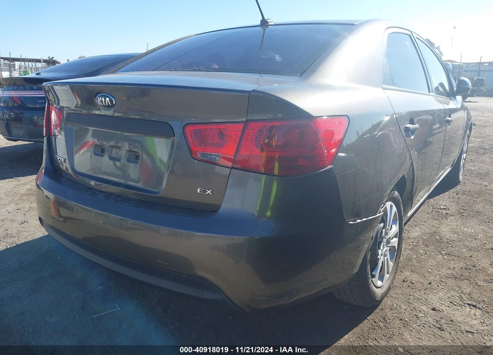 2011 KIA FORTE EX VIN: KNAFU4A22B5425308