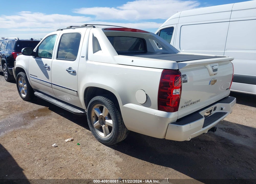 2011 CHEVROLET AVALANCHE VIN: 3GNMCGE08BG402879