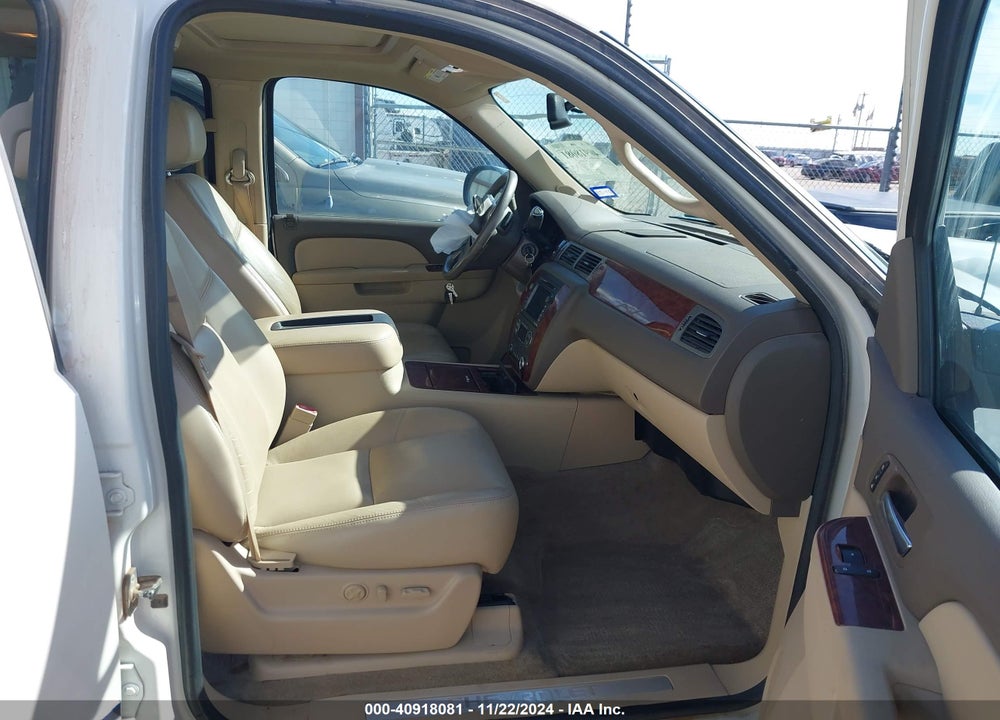 2011 CHEVROLET AVALANCHE VIN: 3GNMCGE08BG402879