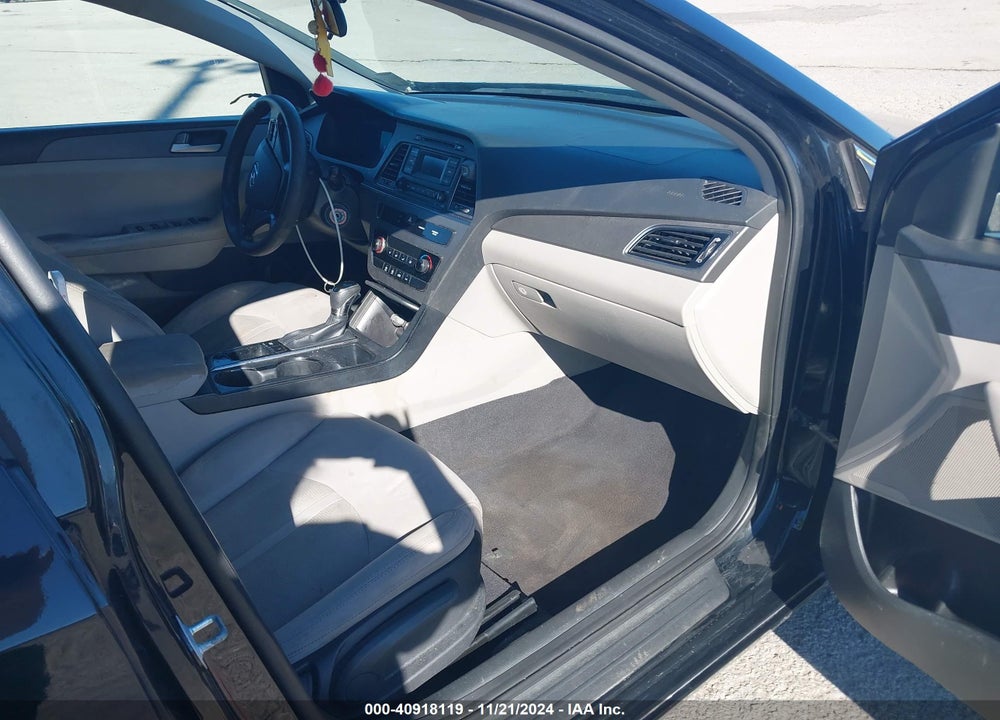 2017 HYUNDAI SONATA VIN: 5NPE24AF4HH484909