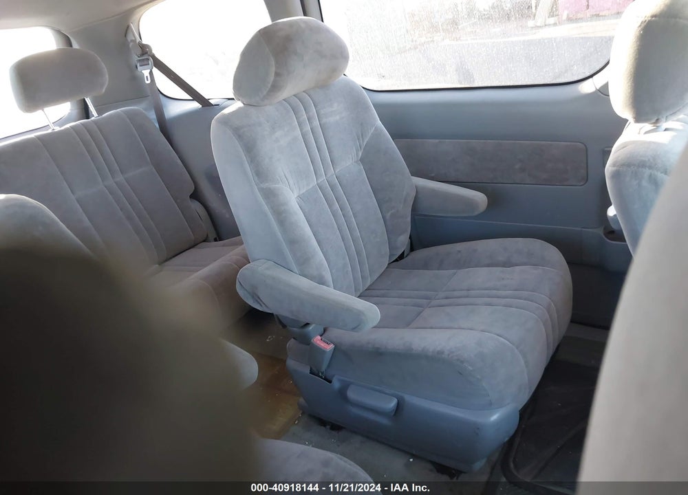 2001 TOYOTA SIENNA LE VIN: 4T3ZF13CX1U394119
