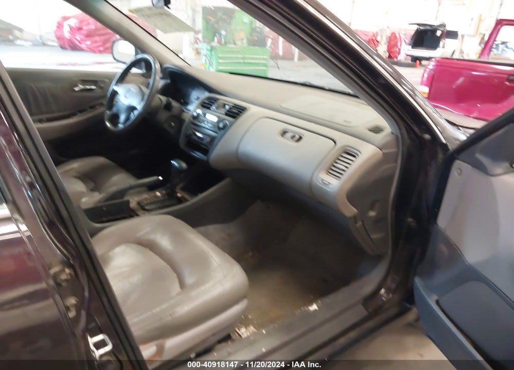 1999 HONDA ACCORD EX V6 VIN: 1HGCG1656XA013259