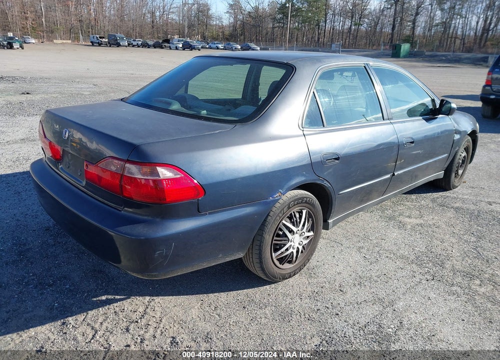 2000 HONDA ACCORD 2.3 LX VIN: 1HGCG6651YA088031