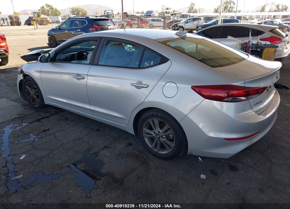 2018 HYUNDAI ELANTRA VIN: 5NPD84LF0JH289323