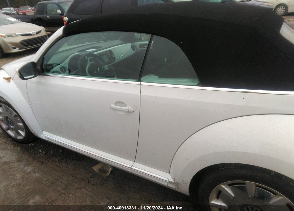 2019 VOLKSWAGEN BEETLE VIN: 3VW5DAAT9KM508778