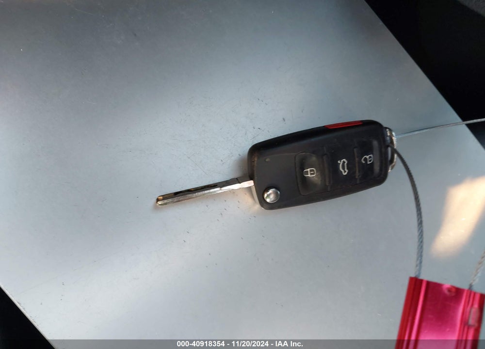 2012 VOLKSWAGEN JETTA 2.5L SE VIN: 3VWDP7AJ1CM330905