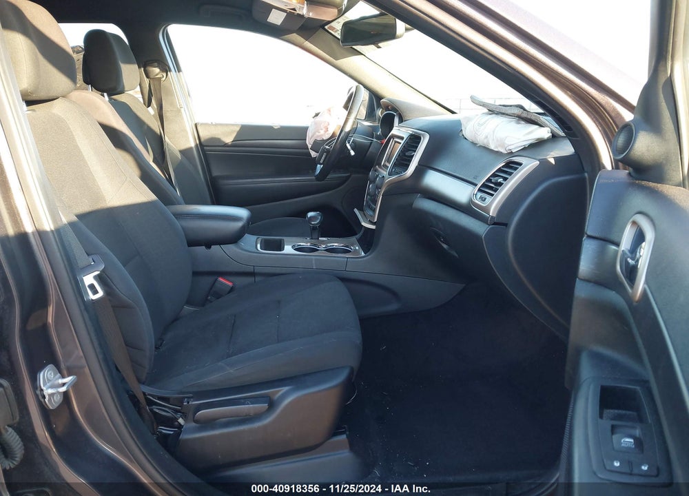 2015 JEEP GRAND CHEROKEE LAREDO VIN: 1C4RJFAG7FC821946