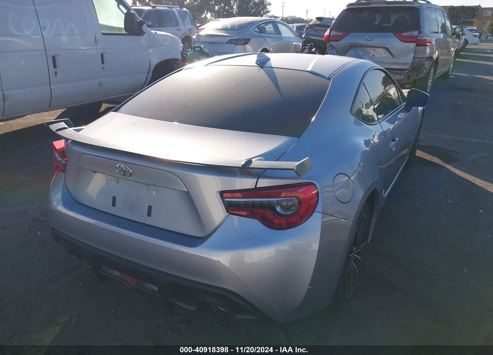 2020 TOYOTA 86 GT VIN: JF1ZNAE10L8752373