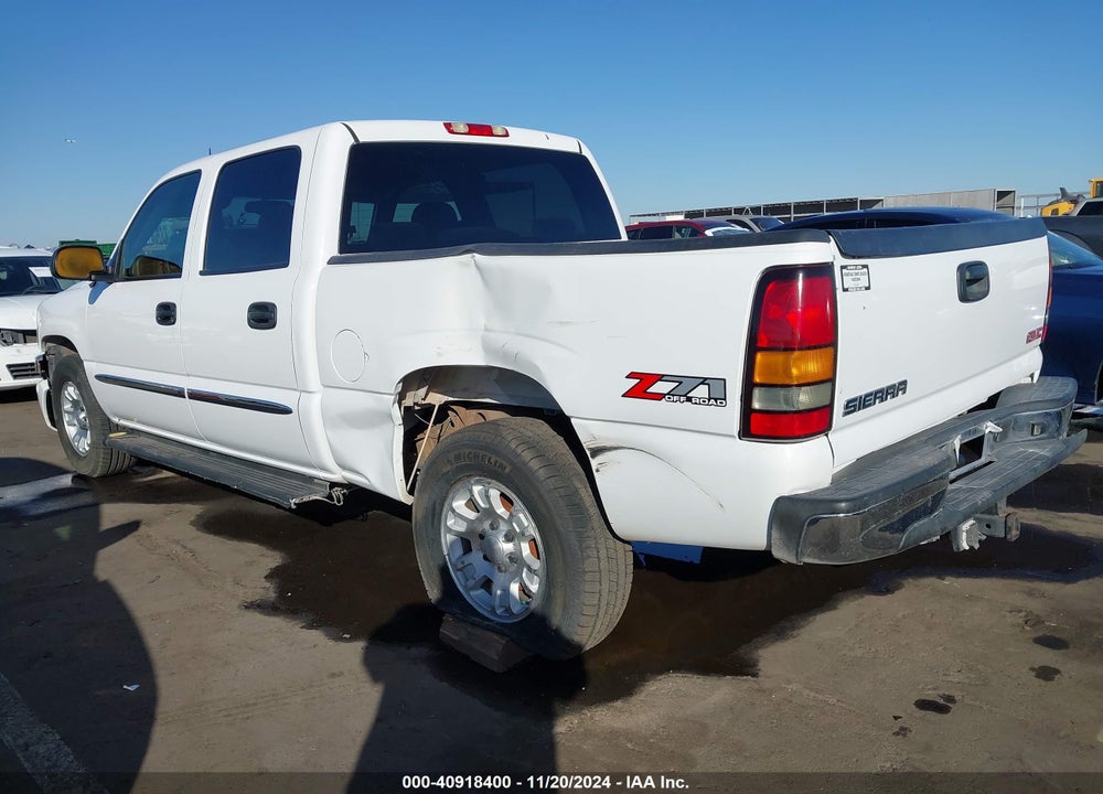 2005 GMC SIERRA 1500 SLE VIN: 2GTEK13T851325504