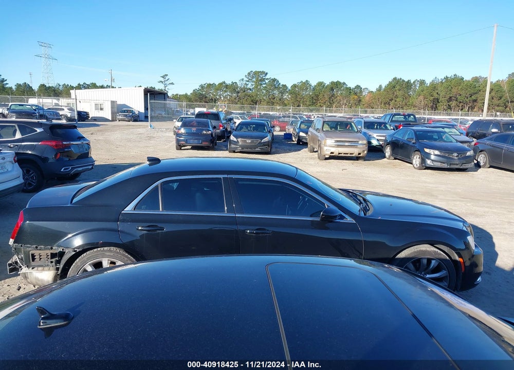 2018 CHRYSLER 300 TOURING L VIN: 2C3CCAAG0JH143053