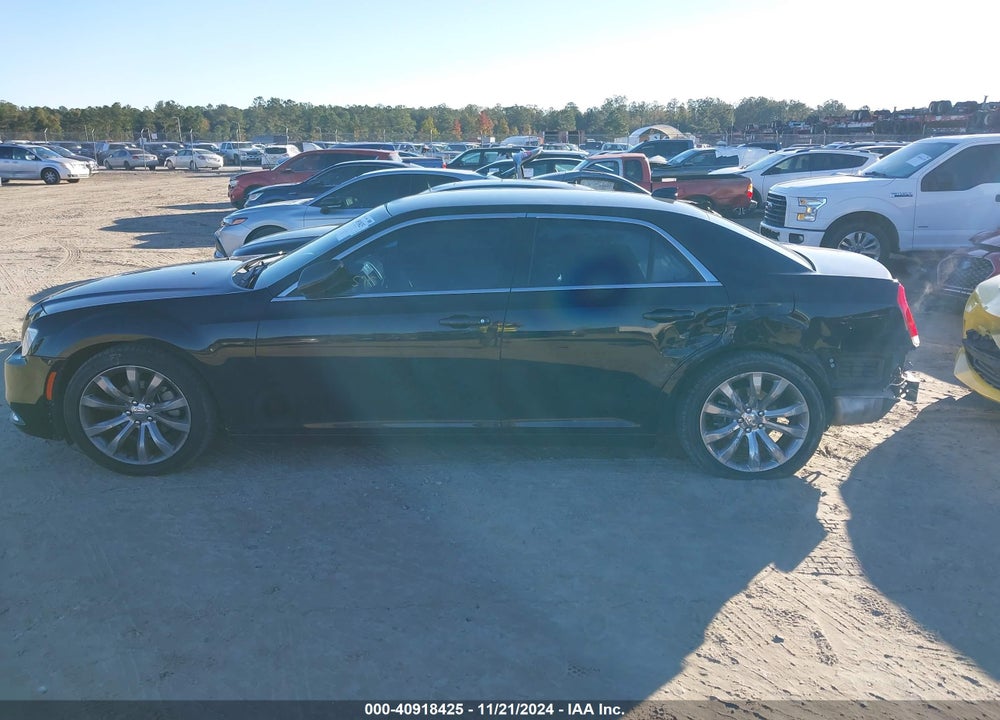 2018 CHRYSLER 300 TOURING L VIN: 2C3CCAAG0JH143053