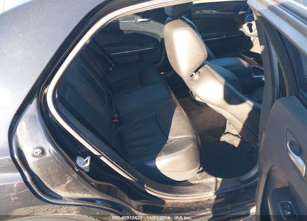 2018 CHRYSLER 300 TOURING L VIN: 2C3CCAAG0JH143053