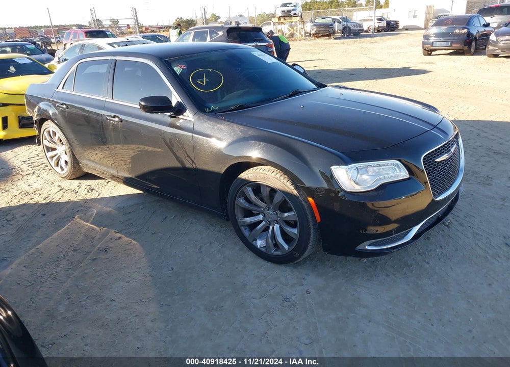 2018 CHRYSLER 300 TOURING L VIN: 2C3CCAAG0JH143053