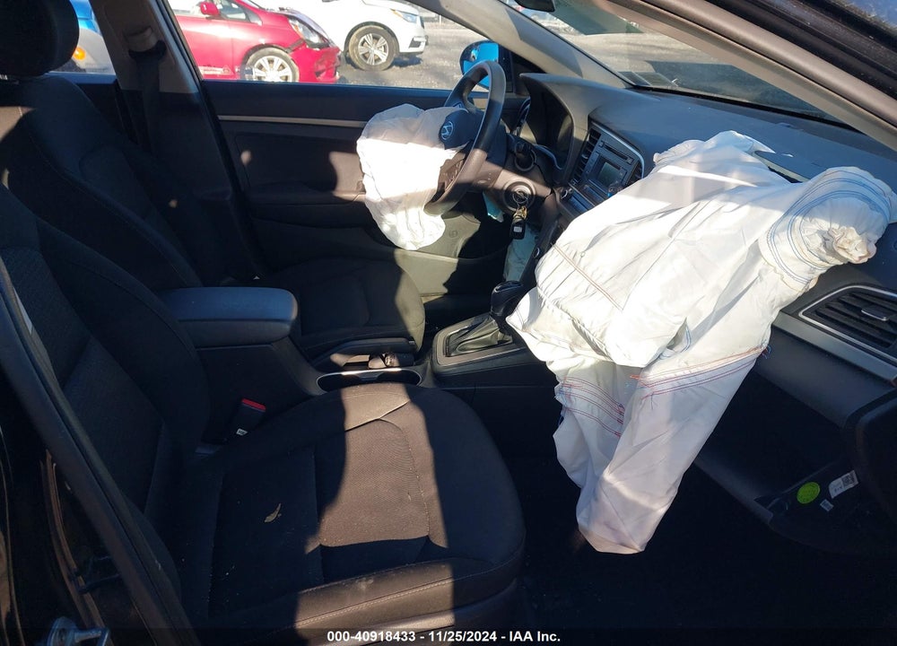 2018 HYUNDAI ELANTRA SE VIN: KMHD74LF6JU467787