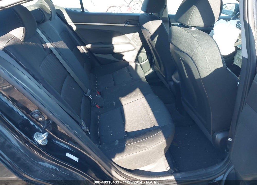 2018 HYUNDAI ELANTRA SE VIN: KMHD74LF6JU467787