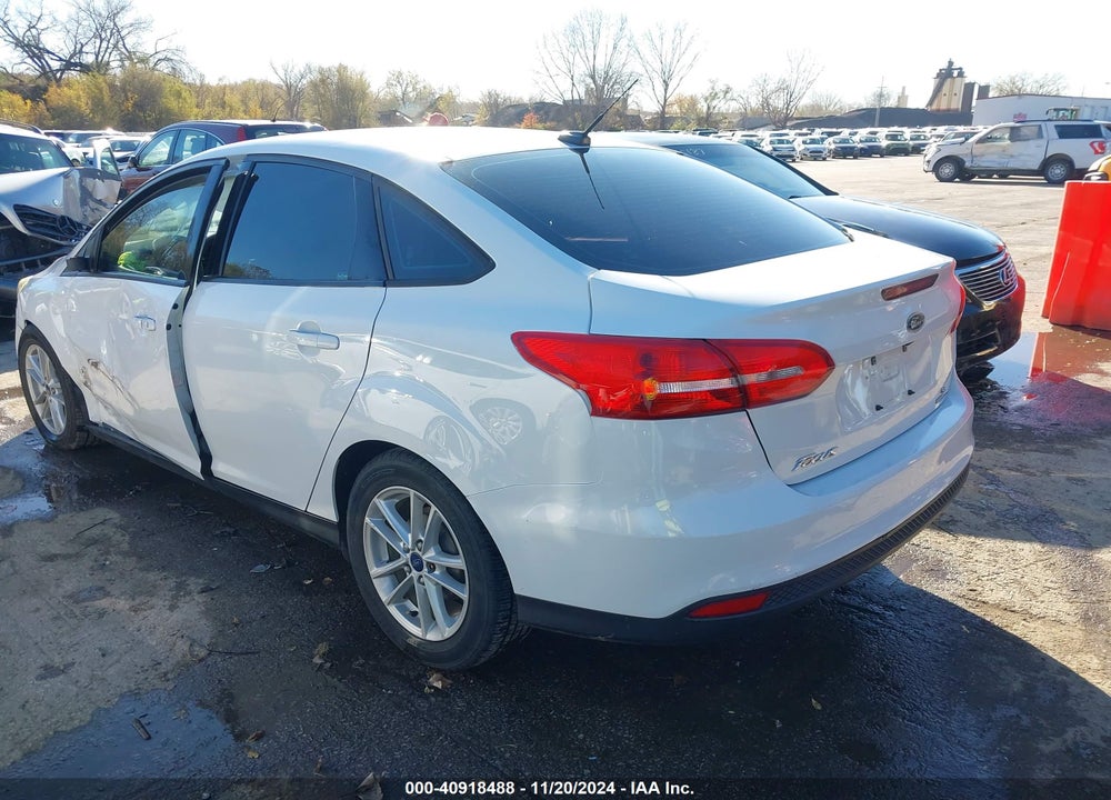 2015 FORD FOCUS SE VIN: 1FADP3F2XFL230469