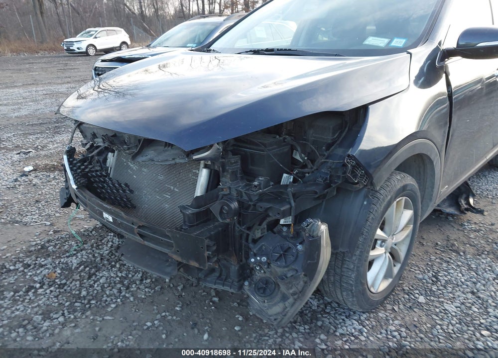 2016 KIA SORENTO 2.4L LX VIN: 5XYPGDA38GG066004