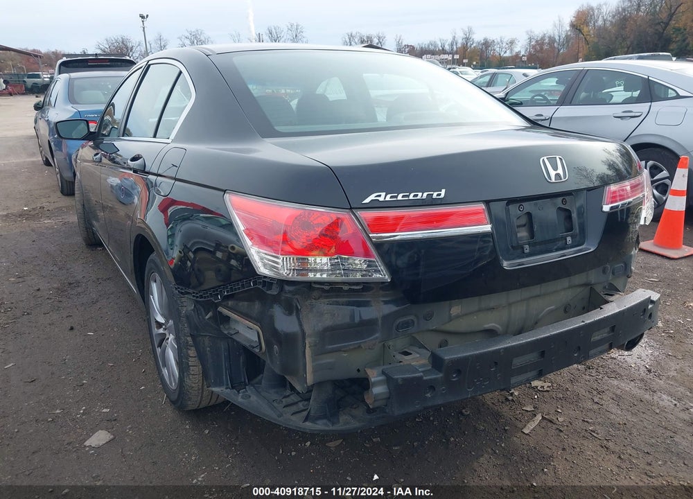 2011 HONDA ACCORD 2.4 EX VIN: 1HGCP2F77BA055441