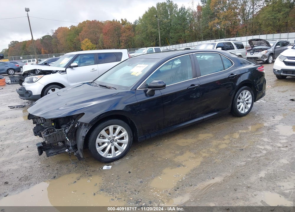 2018 TOYOTA CAMRY LE VIN: 4T1B11HK5JU069788