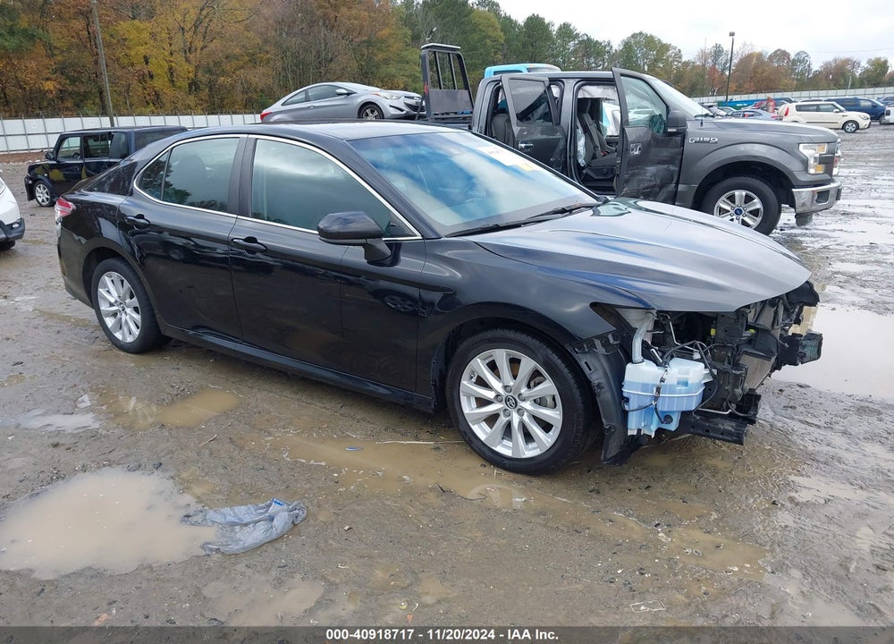 2018 TOYOTA CAMRY LE VIN: 4T1B11HK5JU069788
