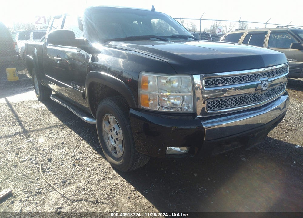 2008 CHEVROLET SILVERADO 1500 LT1 VIN: 2GCEK19J581124945