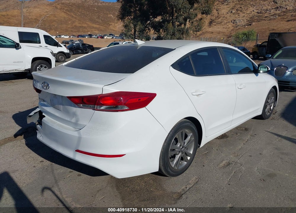 2017 HYUNDAI ELANTRA SE VIN: 5NPD84LF7HH128428