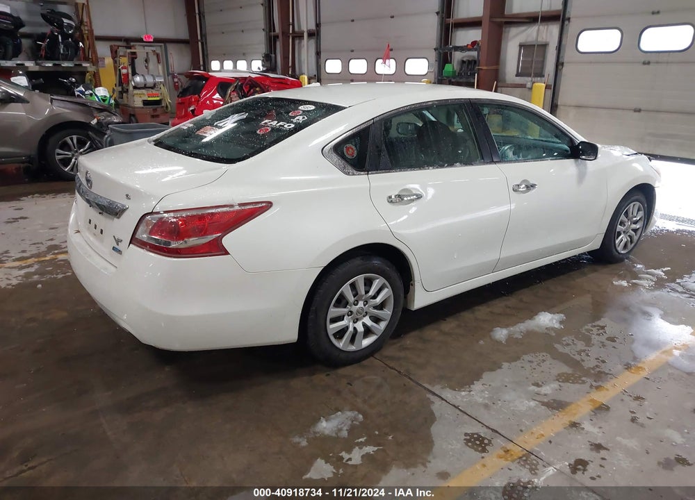 2013 NISSAN ALTIMA VIN: 1N4AL3AP4DN558800